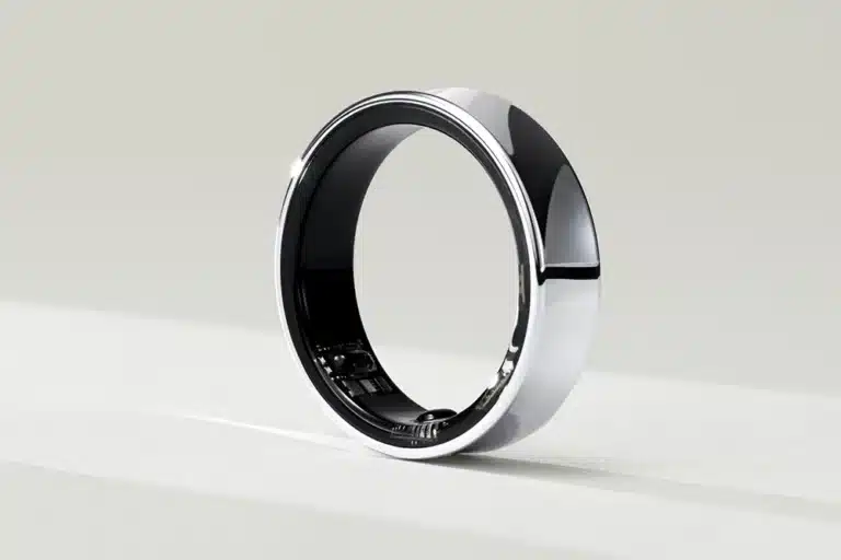 samsung galaxy ring in glossy chrome