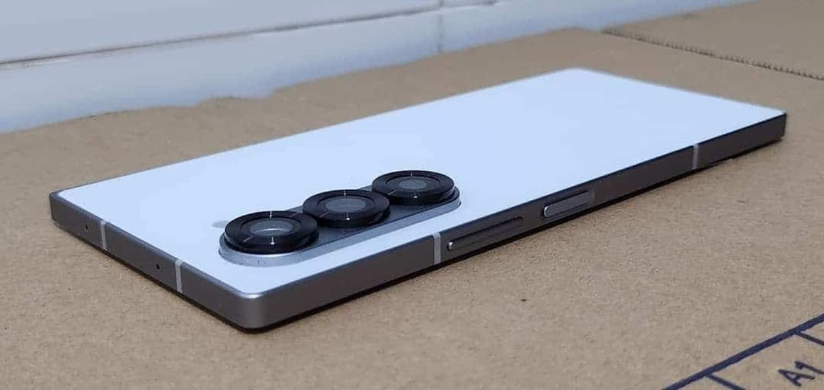 Galaxy S25 Ultra fake photo Slim rumor