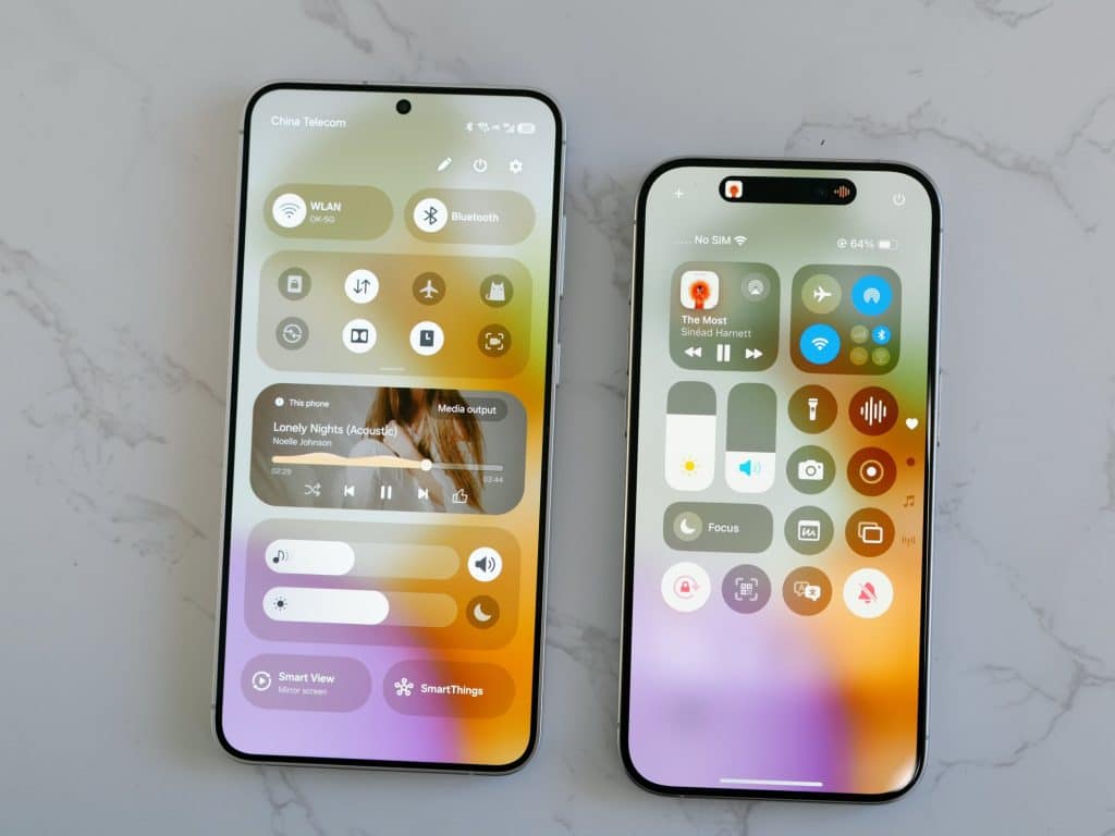Samsung One UI 7.0 vs iOS 18 comparison 3