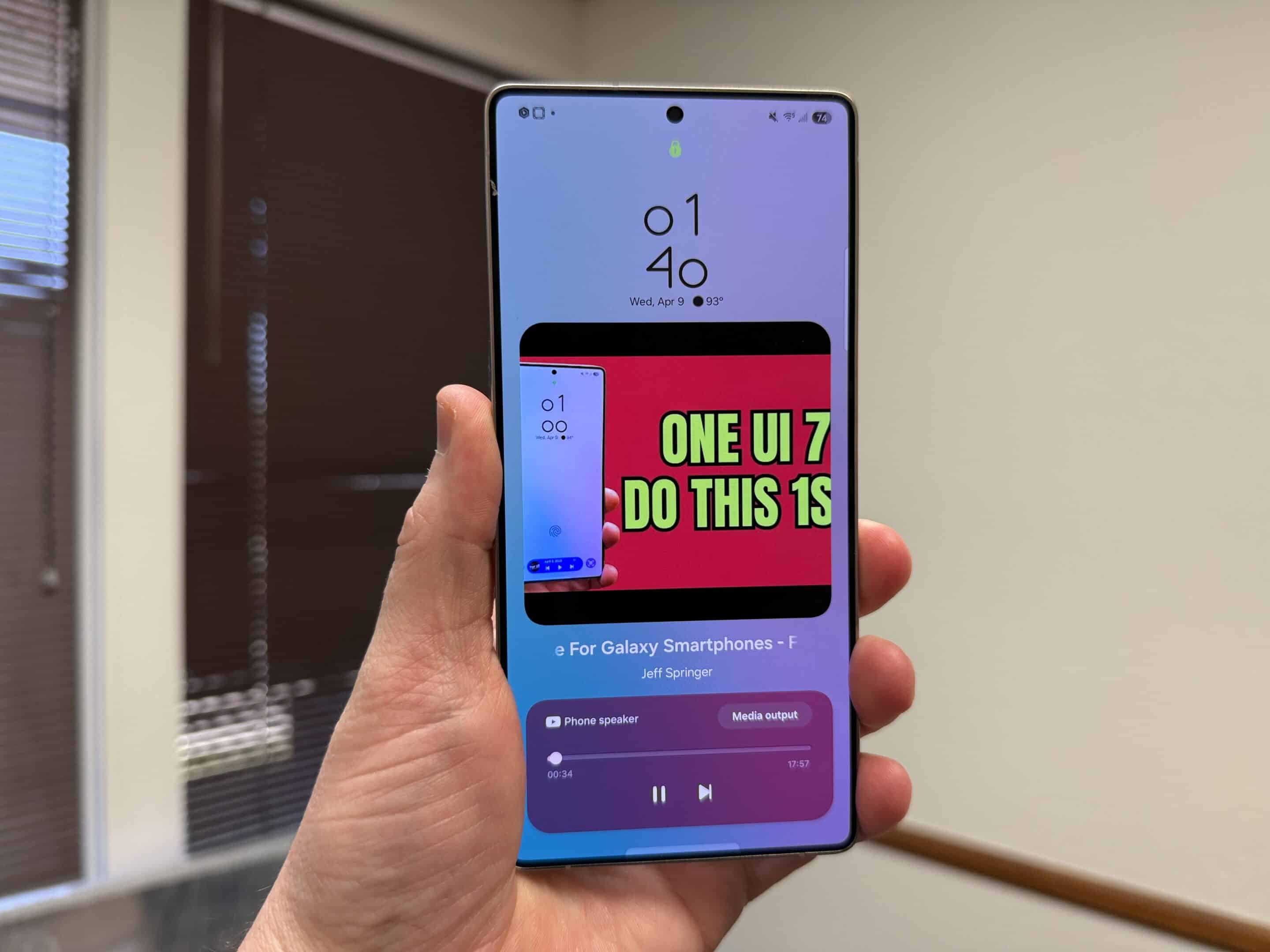 Youtube expanded on Now Bar.