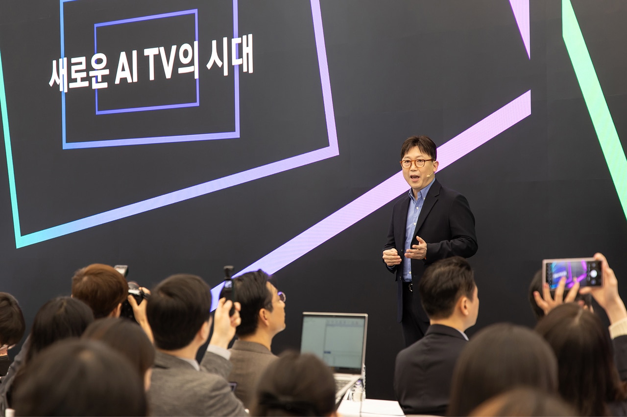Yong Seok-Woo Samsung TV