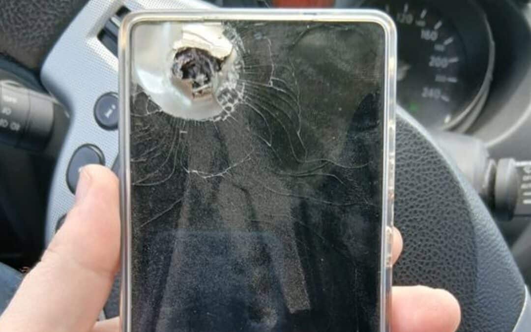 Galaxy S25 Ultra Titanium Frame Stops Shrapnel, Saves Ukrainian Soldier