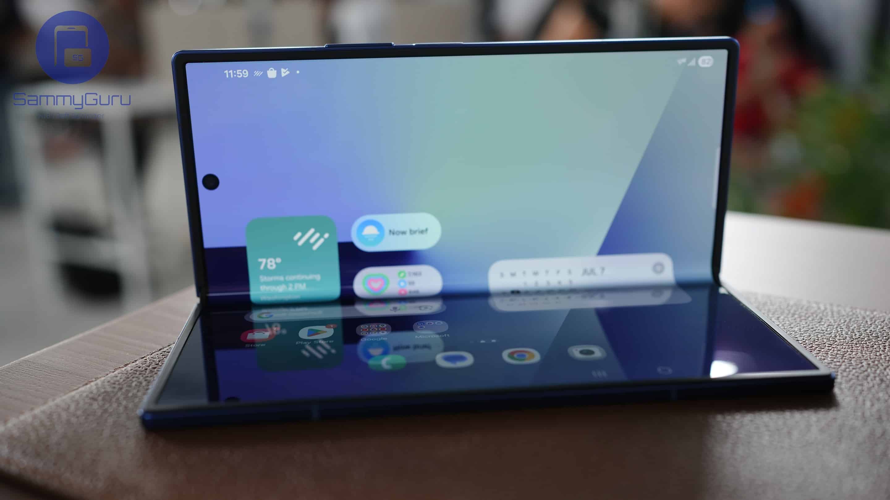 Galaxy Z Fold 7 SammyGuru 29 Flex Mode Galaxy Z Fold 7 SammyGuru 29 Flex Mode