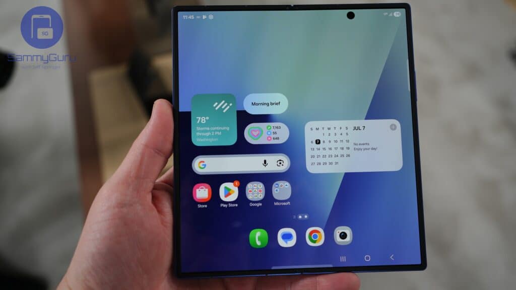 Galaxy Z Fold 7 SammyGuru 38 main display