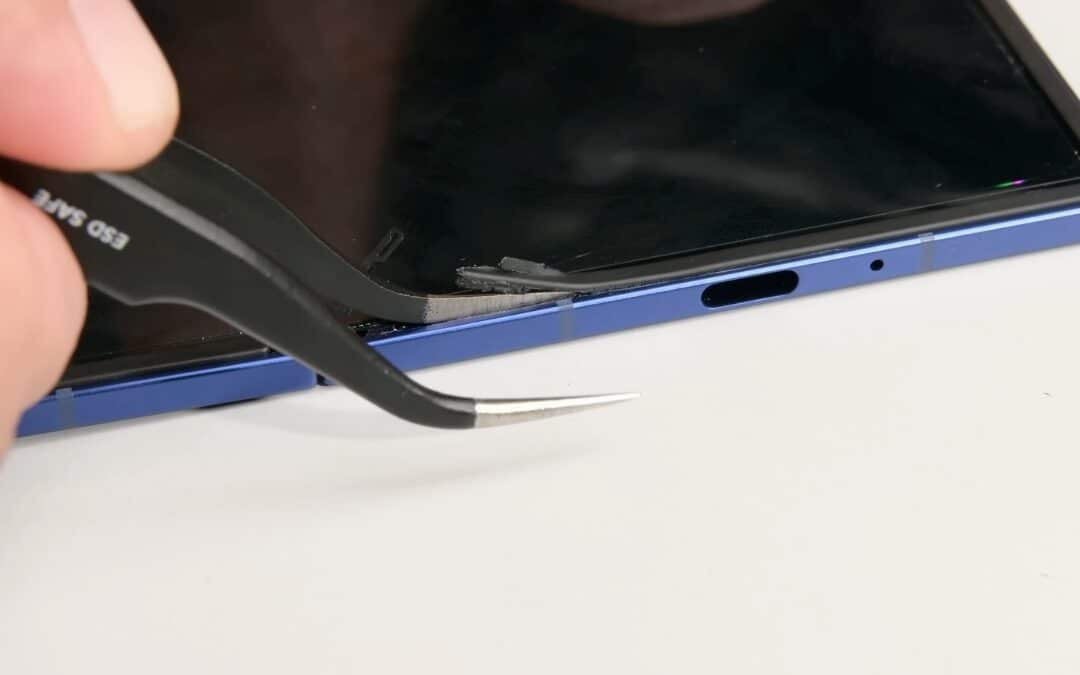 Galaxy Z Fold 7 Gets Top Marks Everywhere Except Repairability