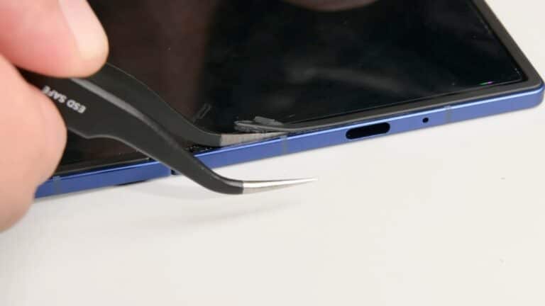 Galaxy Z Fold 7 repairability teardown iFixit 3