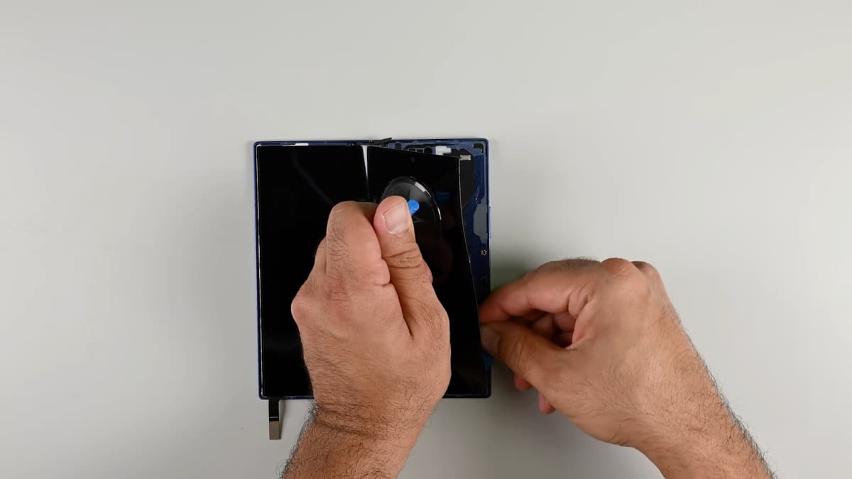 Galaxy Z Fold 7 repairability teardown iFixit 4