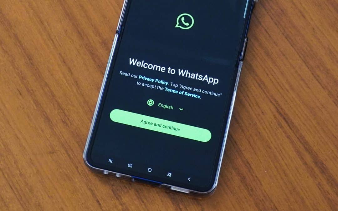 WhatsApp Tests AI Status Editing Tools and Recent Group Chat History
