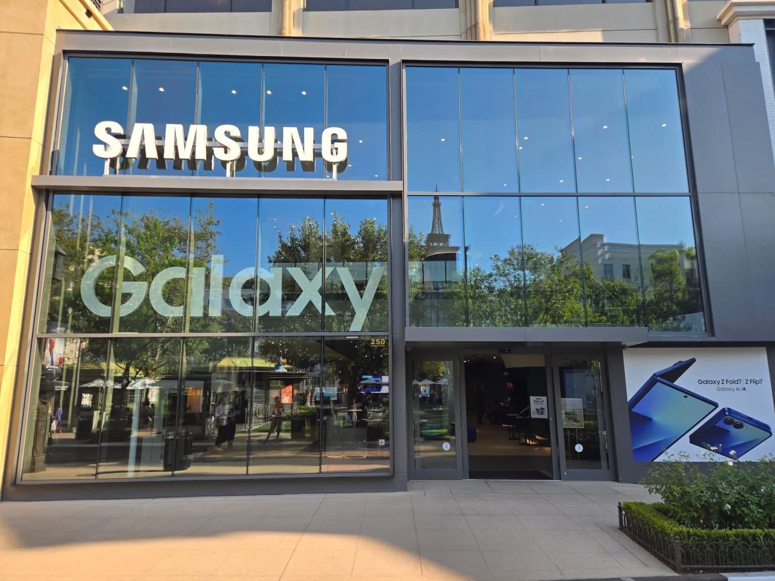 Samsung Experience Store
