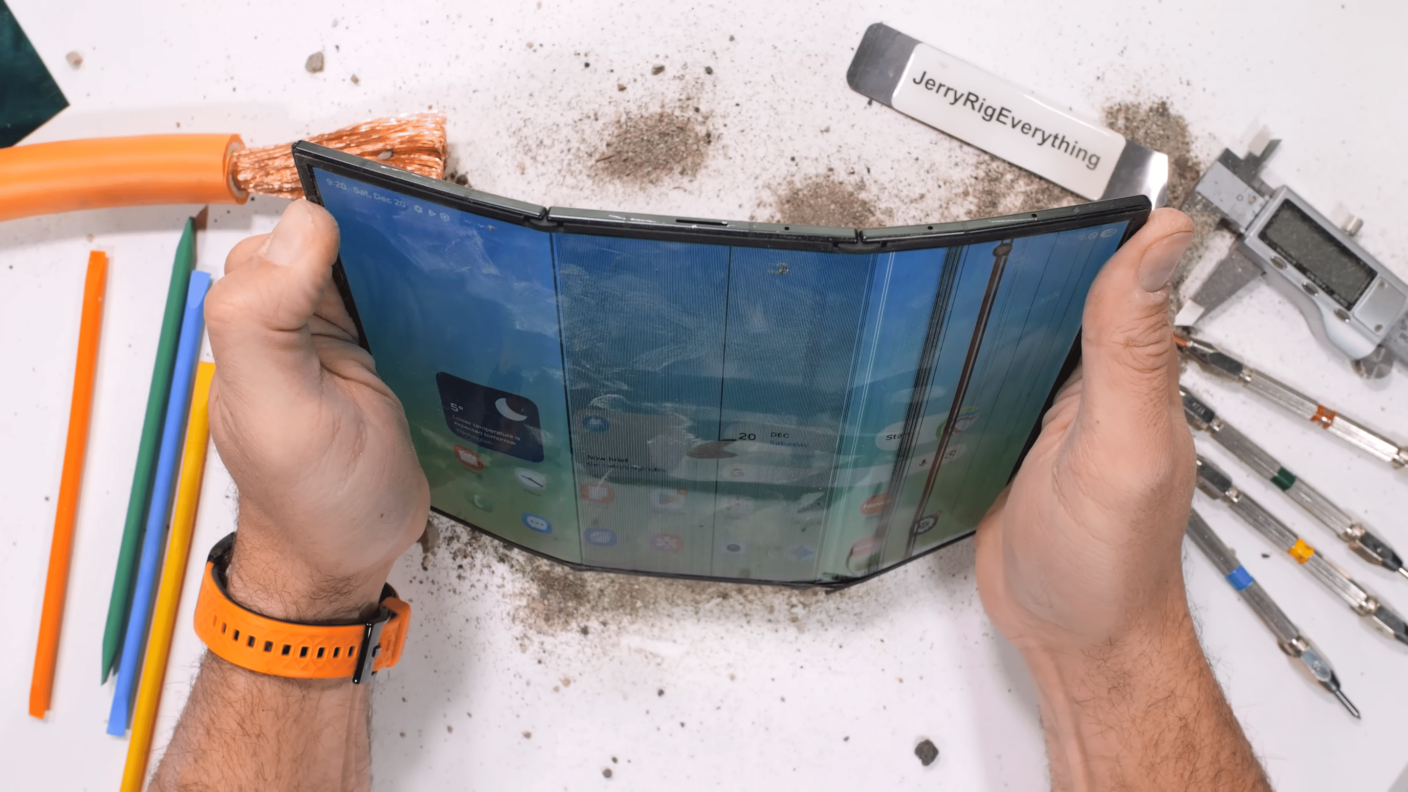 Galaxy Z TriFold durability test 