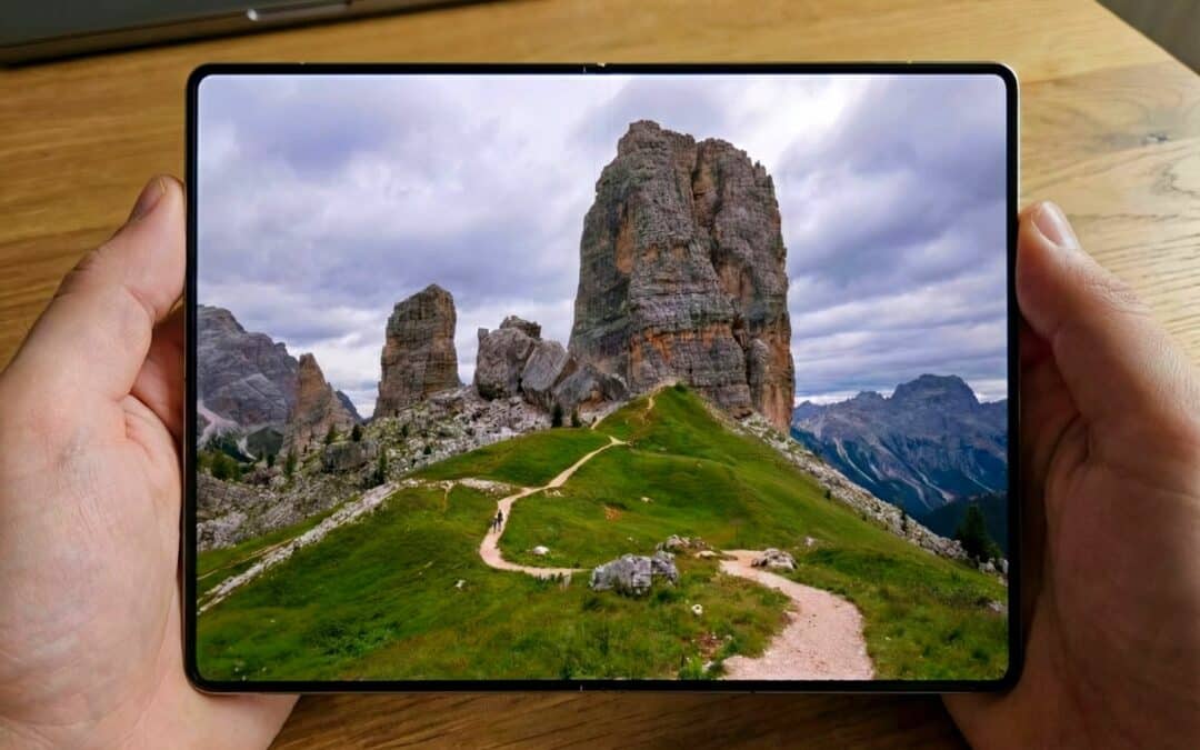 Samsung Prepares Wider Fold to Take on Apple’s First Foldable