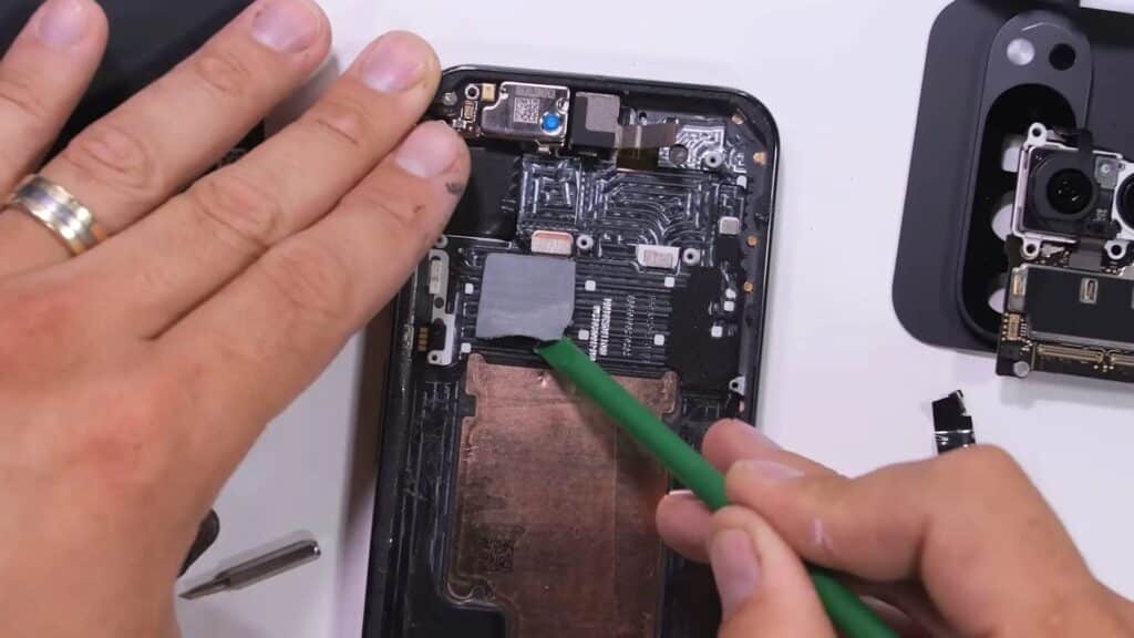 Pixel 9 Pro XL Vapor Chamber (iFixit)