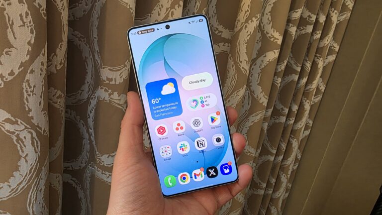 Sky Blue S26 Ultra Home Screen.